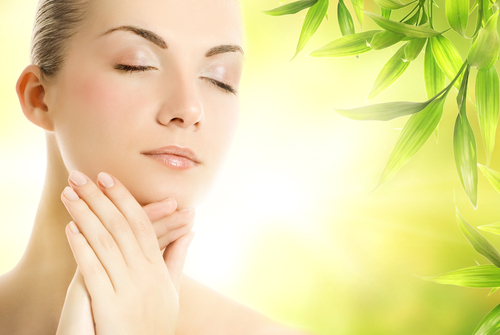 10 Simple Ways to Get Glowing Face Naturally At Home